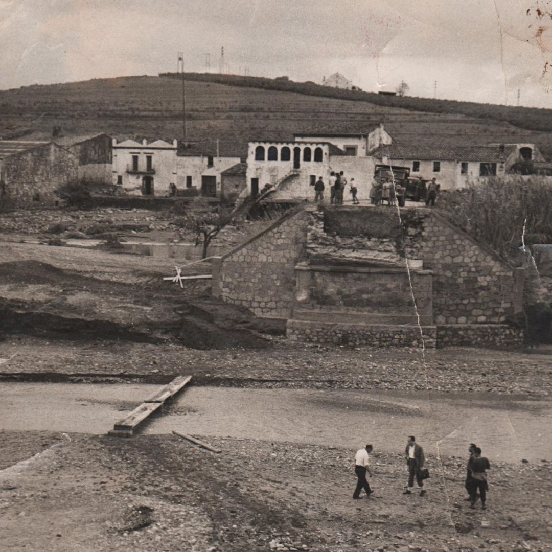 La riera de les Arenes sense el pont vell del Canyet
