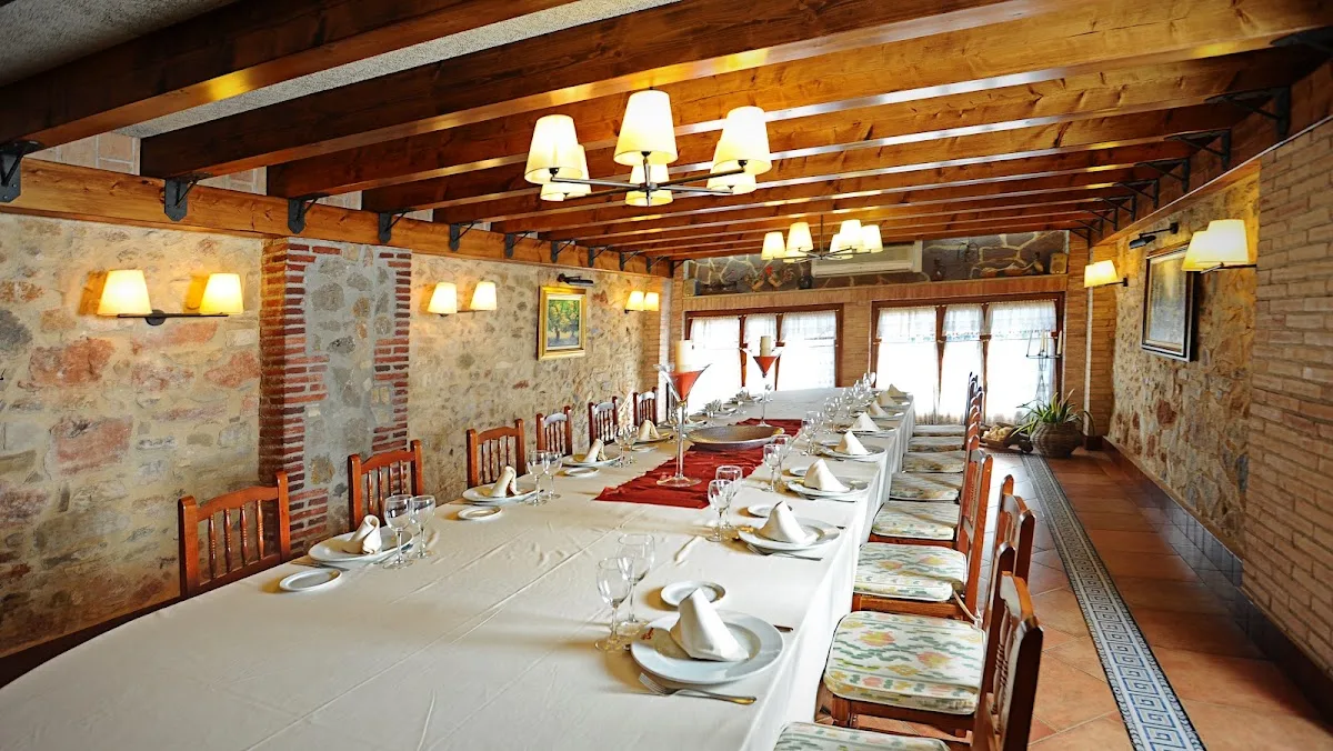 sala-el-rebost-2026 Salón privado El Rebost de Cal Pupinet, con una mesa imperial ovalada