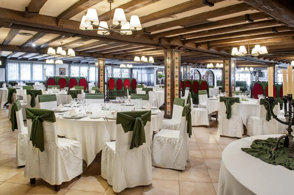 salo-el-tinell Salón El Tinell de Cal Pupinet preparado para un banquete